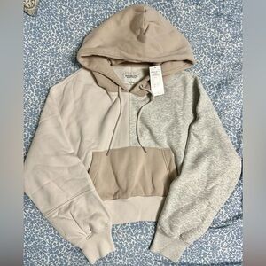 NWT Abercrombie & Fitch cropped hoodie, soft A & F collection, size small